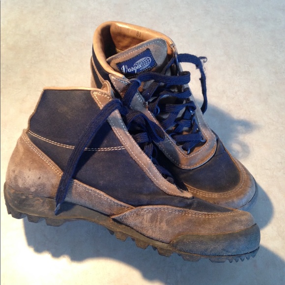 VASQUE Vintage Gore-Tex Navy and Tan Hiking Boots - Picture 2 of 2